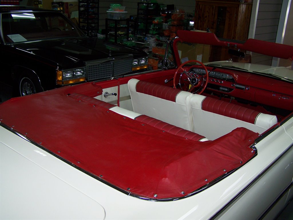 1961 Ford Galaxie Sunliner - $39,990