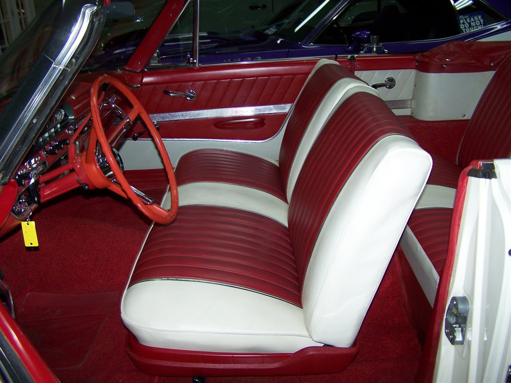 1961 Ford Galaxie Sunliner - $39,990
