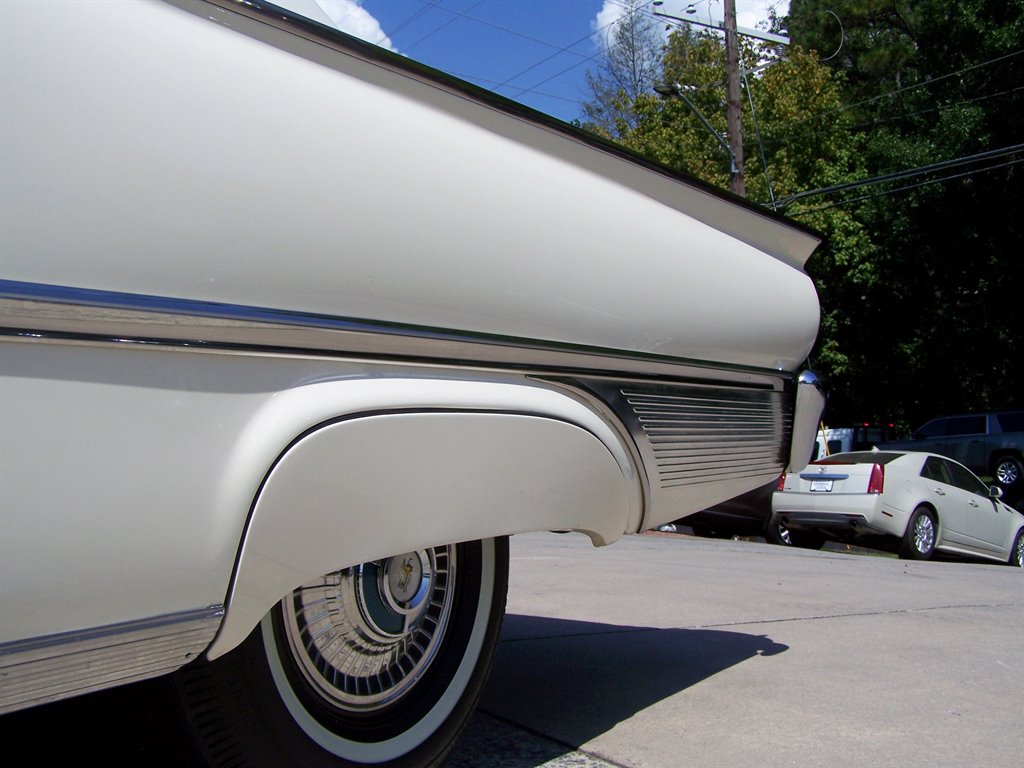 1961 Ford Galaxie Sunliner - $39,990