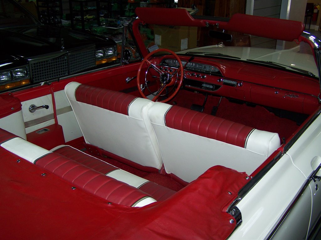 1961 Ford Galaxie Sunliner - $39,990