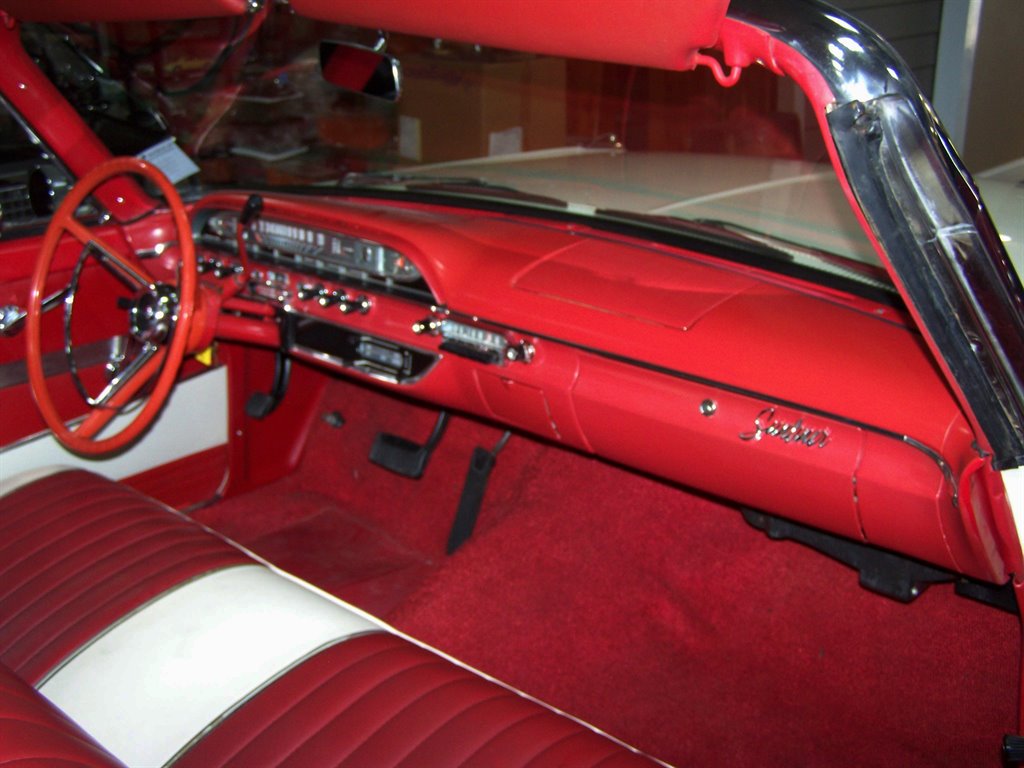 1961 Ford Galaxie Sunliner - $39,990