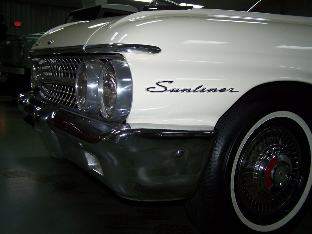 1961 Ford Galaxie Sunliner - $39,990
