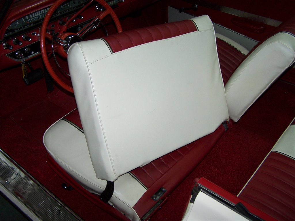 1961 Ford Galaxie Sunliner - $39,990