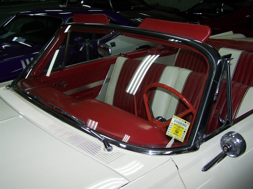 1961 Ford Galaxie Sunliner - $39,990