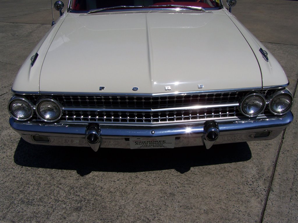 1961 Ford Galaxie Sunliner - $39,990