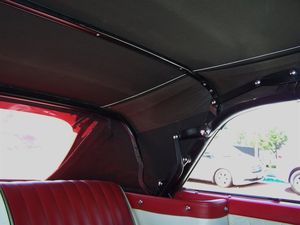 1961 Ford Galaxie Sunliner - $39,990