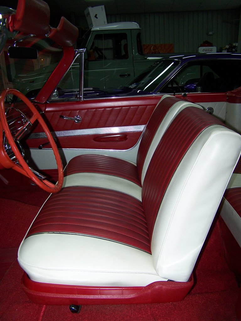 1961 Ford Galaxie Sunliner - $39,990