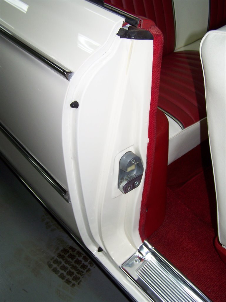 1961 Ford Galaxie Sunliner - $39,990