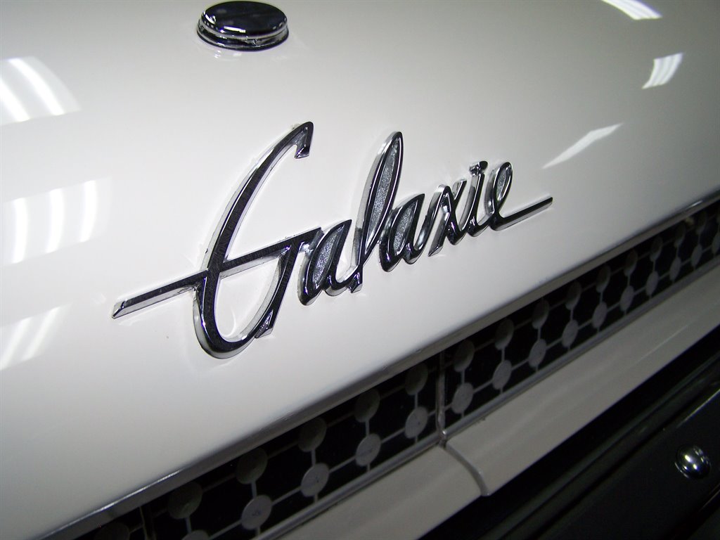 1961 Ford Galaxie Sunliner - $39,990