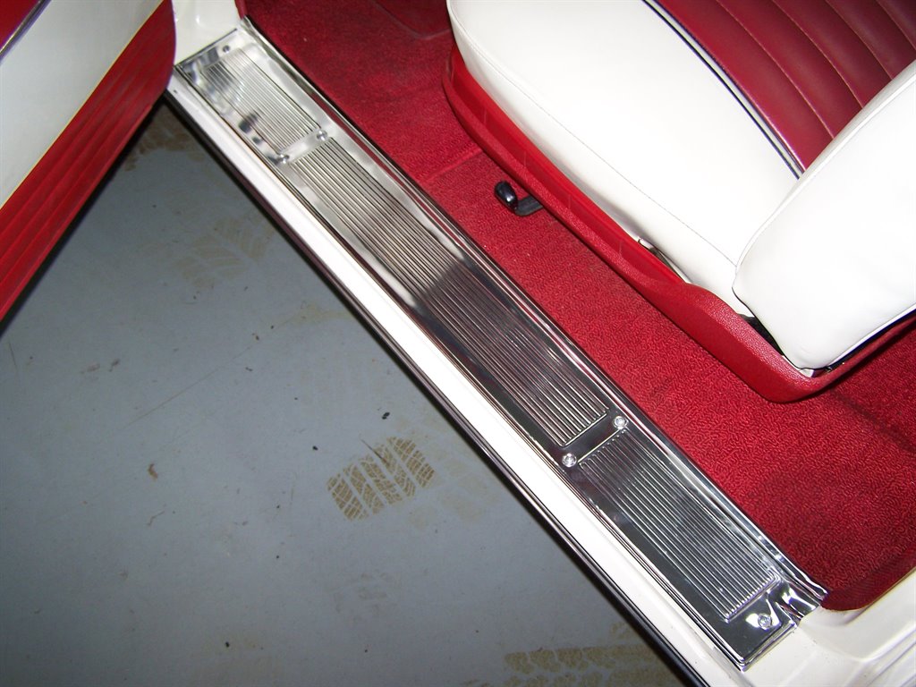 1961 Ford Galaxie Sunliner - $39,990