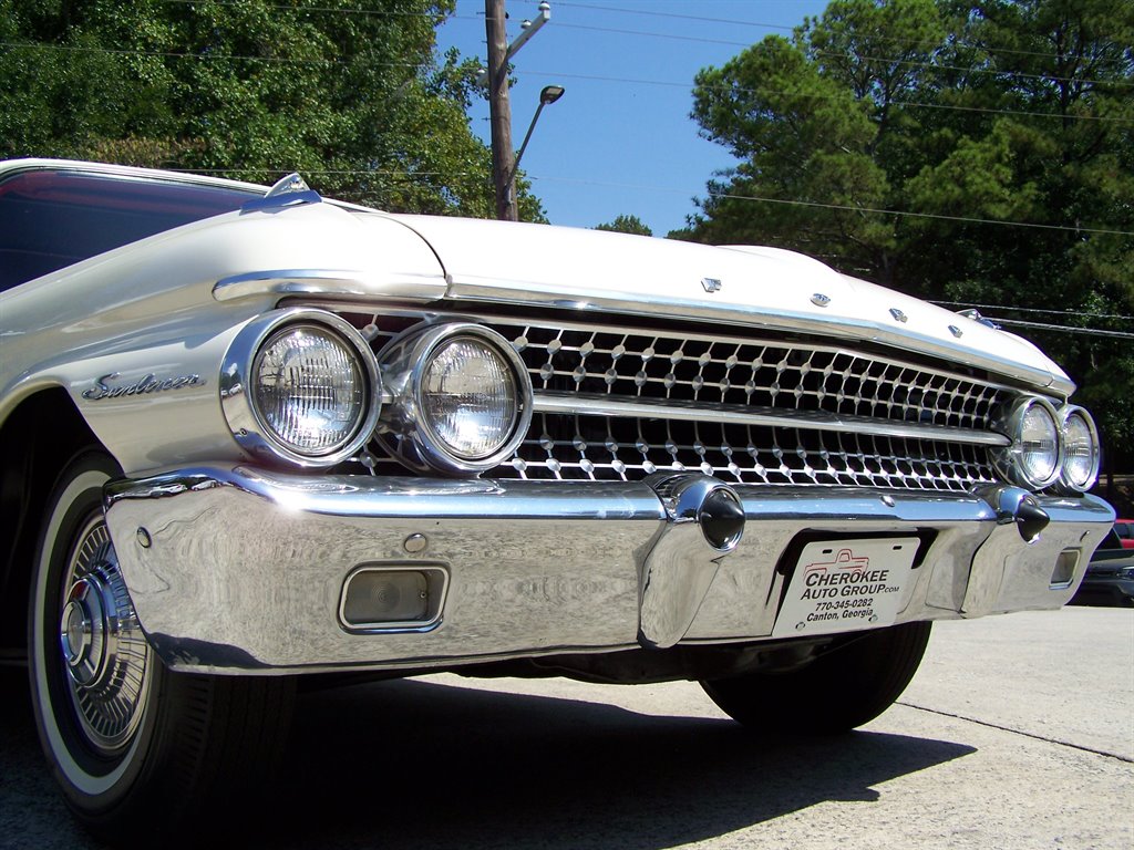1961 Ford Galaxie Sunliner - $39,990