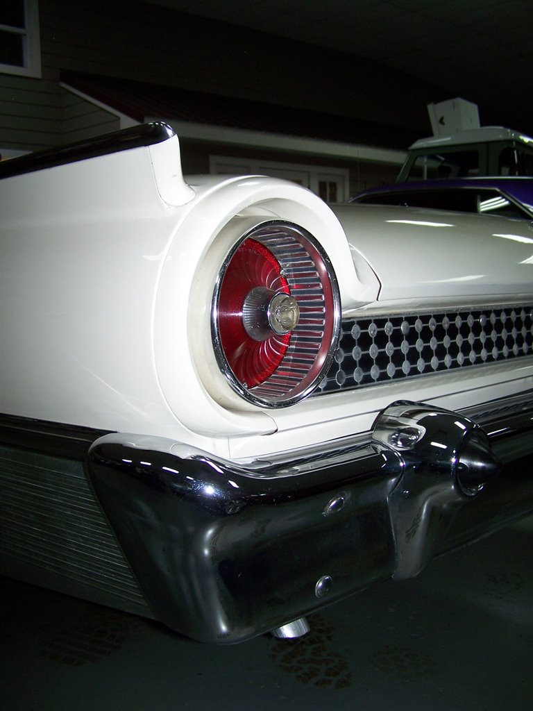 1961 Ford Galaxie Sunliner - $39,990