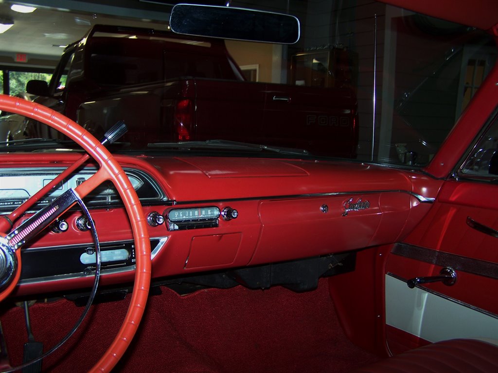 1961 Ford Galaxie Sunliner - $39,990