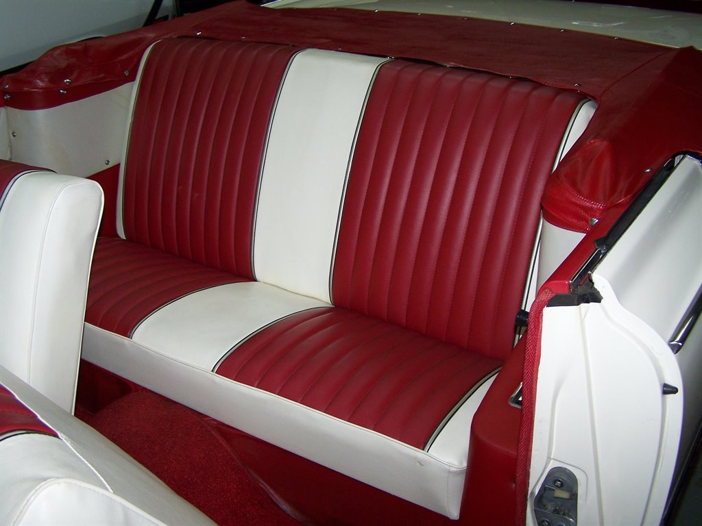 1961 Ford Galaxie Sunliner - $39,990