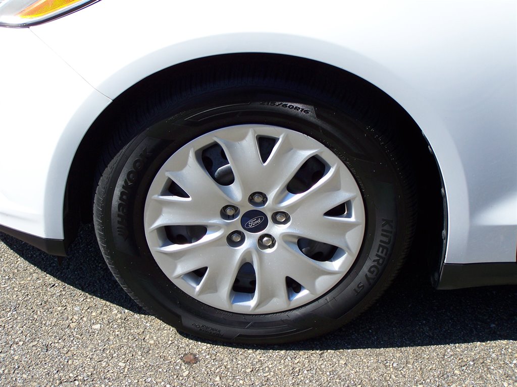 2014 Ford Fusion - $10,990