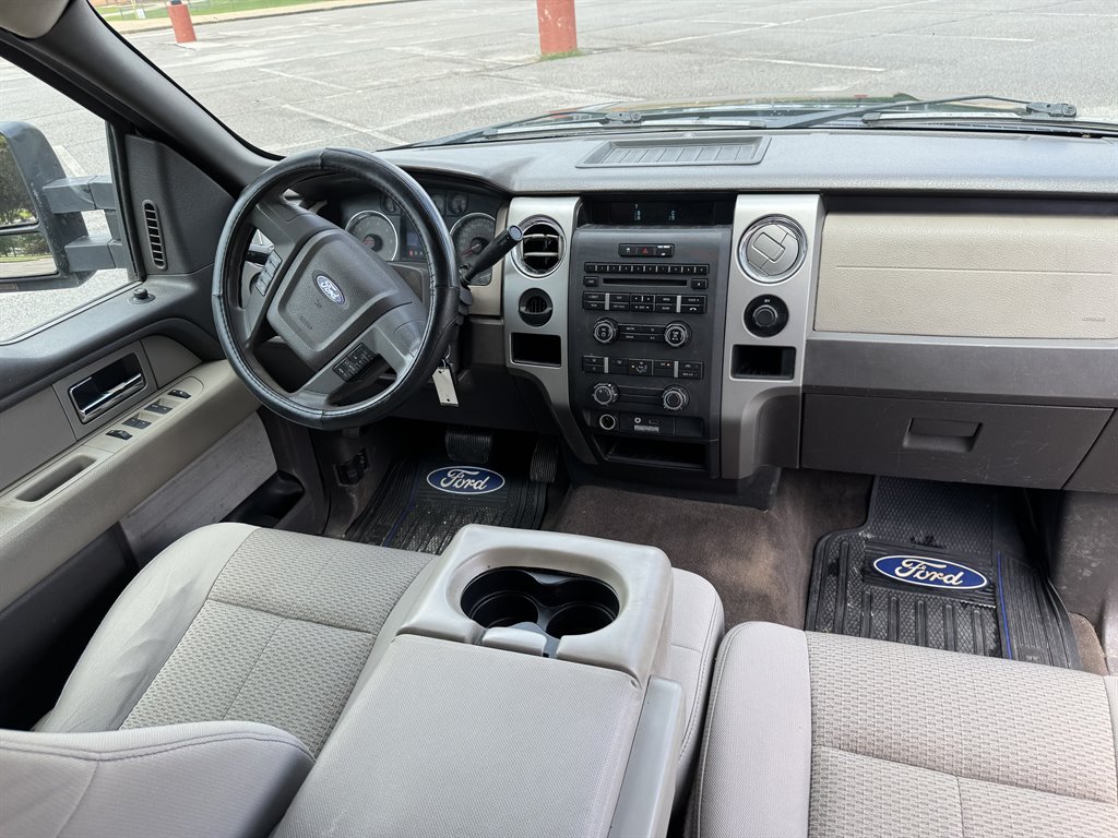 2010 Ford F-150 XLT photo