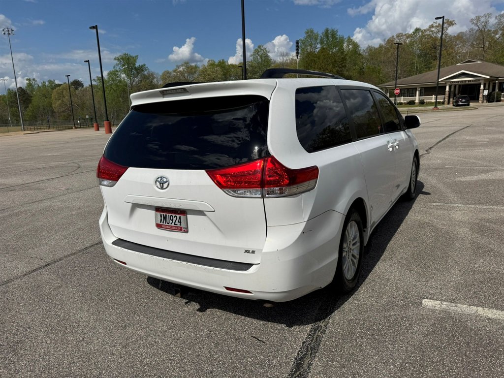 2012 Toyota Sienna - $9,900