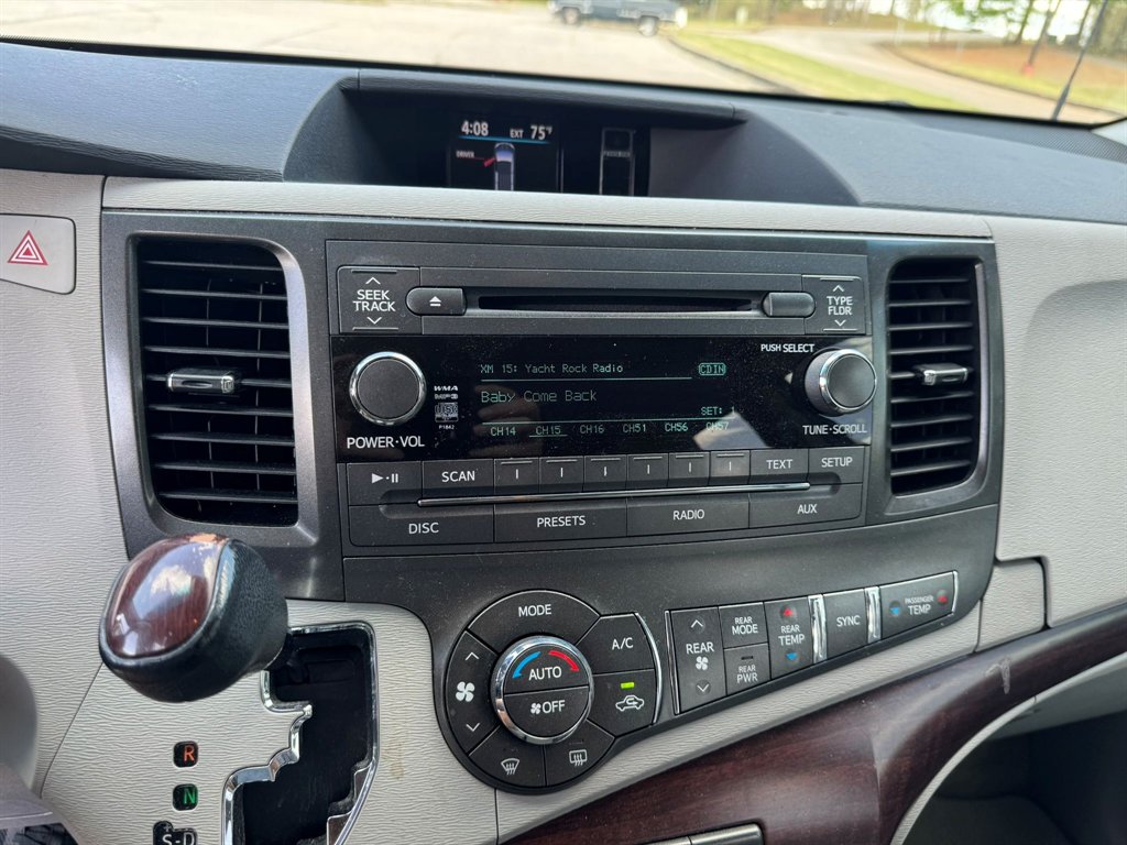 2012 Toyota Sienna - $9,900
