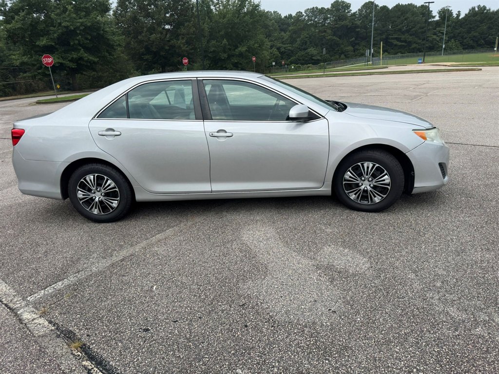 2014 Toyota Camry - $9,900