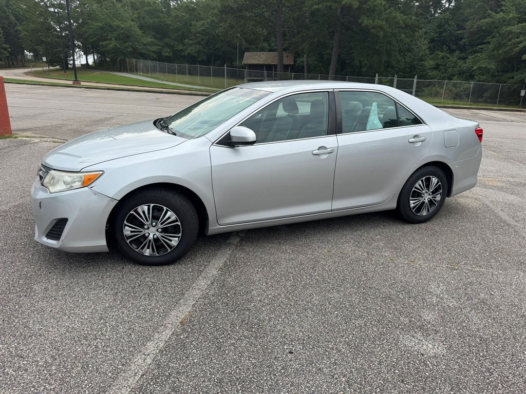 2014 Toyota Camry - $9,900