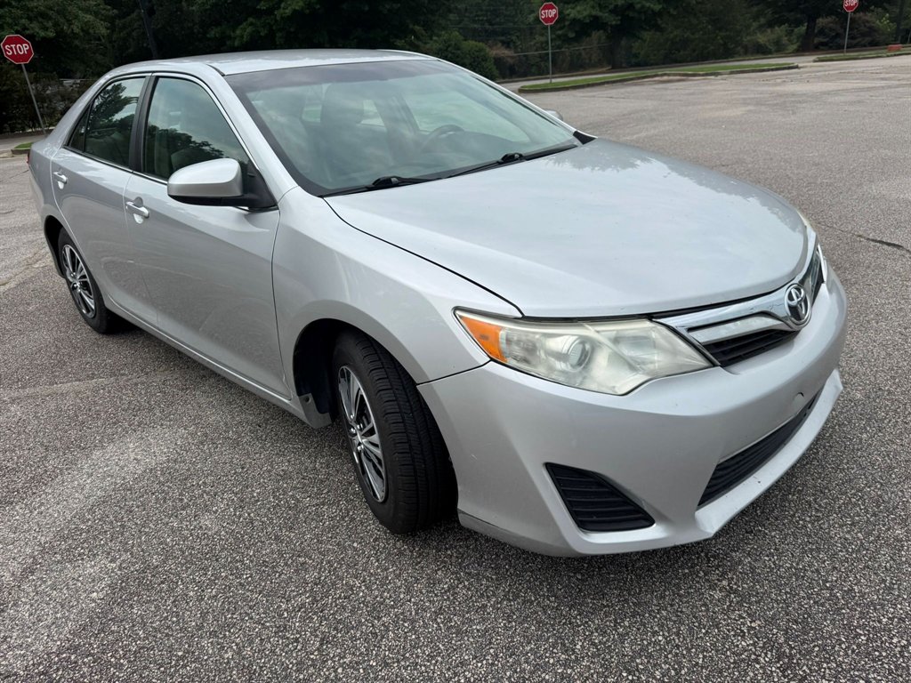 2014 Toyota Camry - $9,900