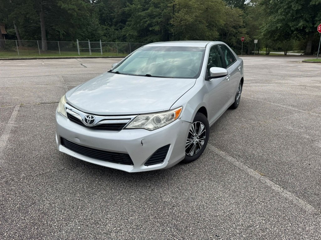 2014 Toyota Camry - $9,900
