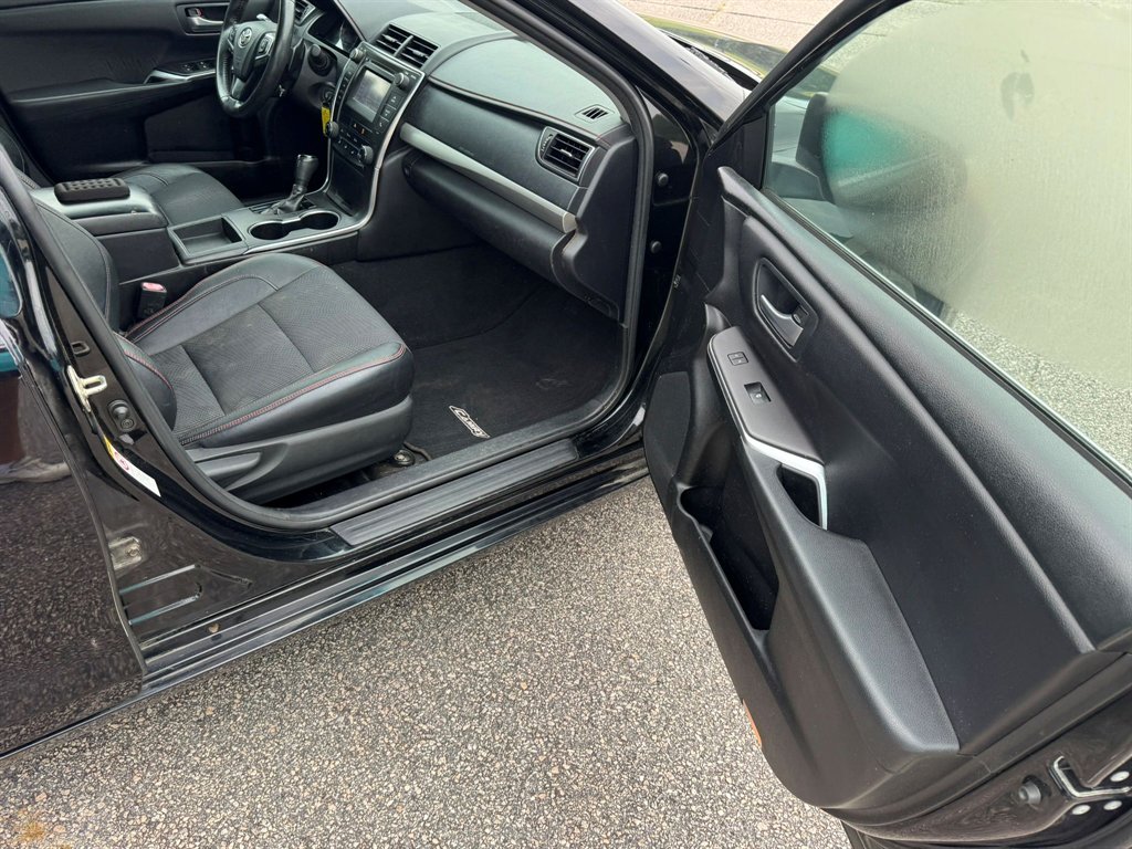 2017 Toyota Camry - $11,900