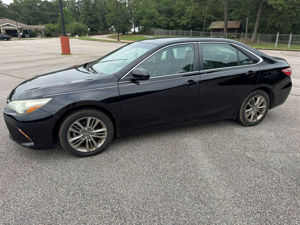2017 Toyota Camry - $11,900