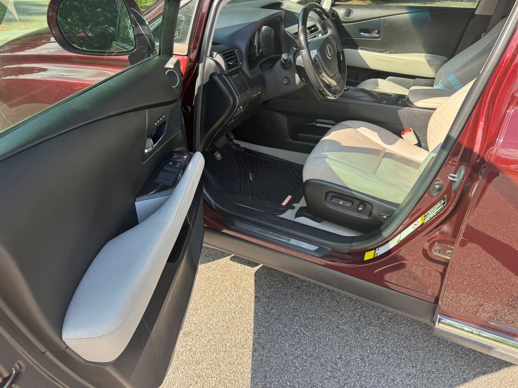 2013 Lexus RX - $11,500