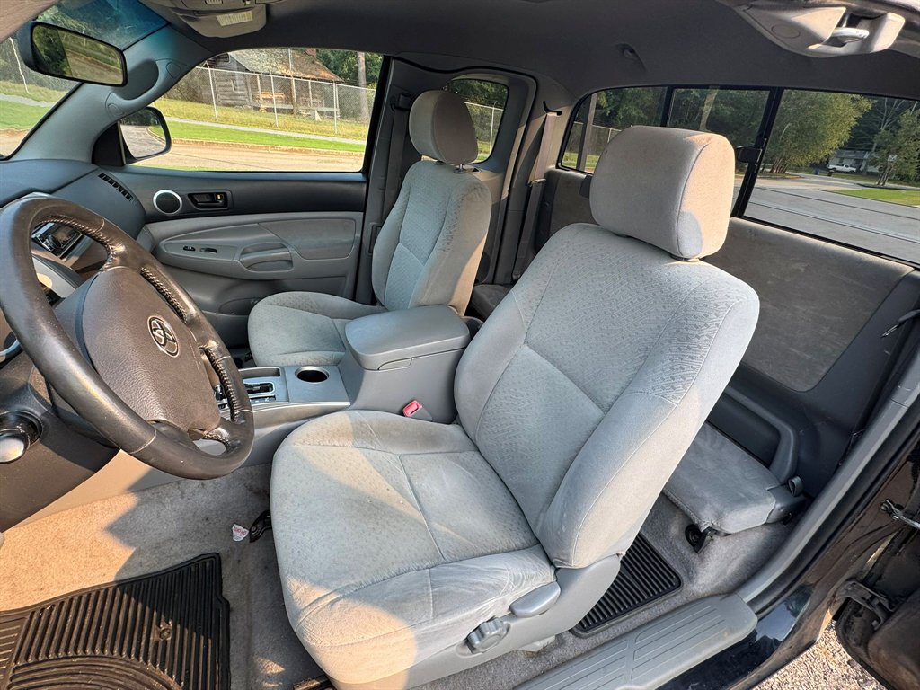 2005 Toyota Tacoma - $7,500