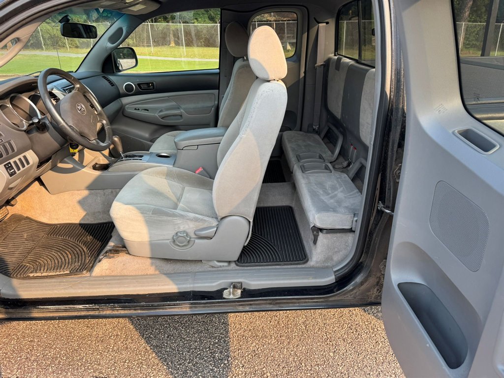 2005 Toyota Tacoma - $7,500