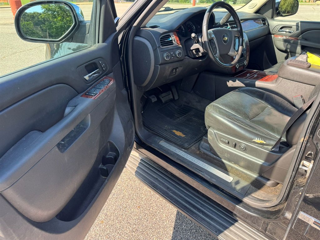 2011 Chevrolet Tahoe - $10,500