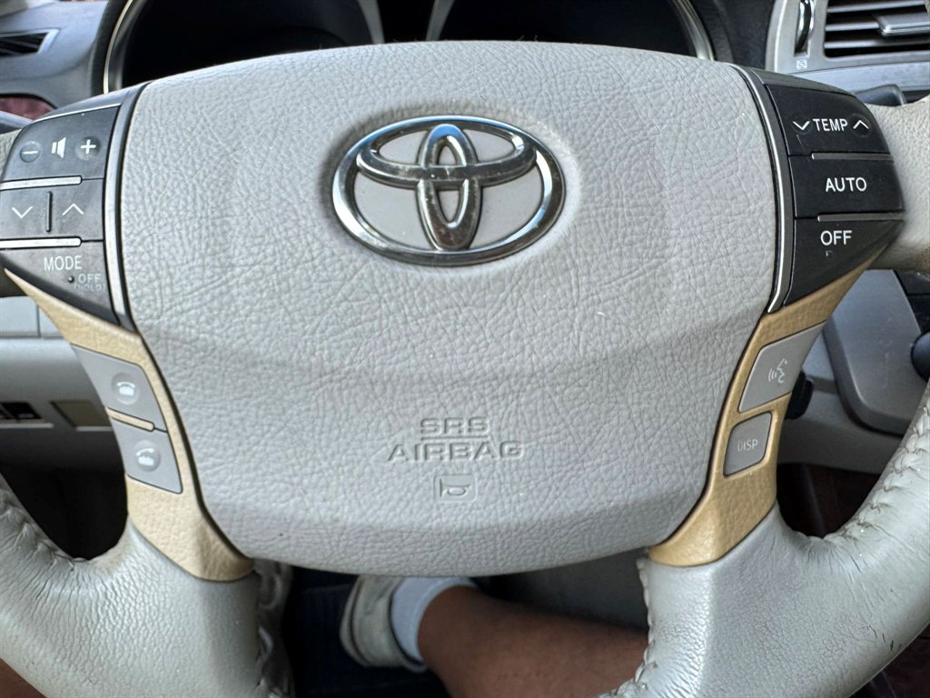 2011 Toyota Avalon - $8,500