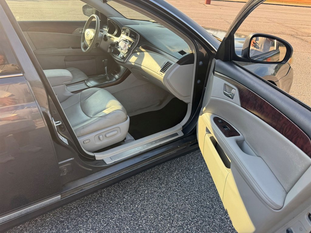 2011 Toyota Avalon - $8,500
