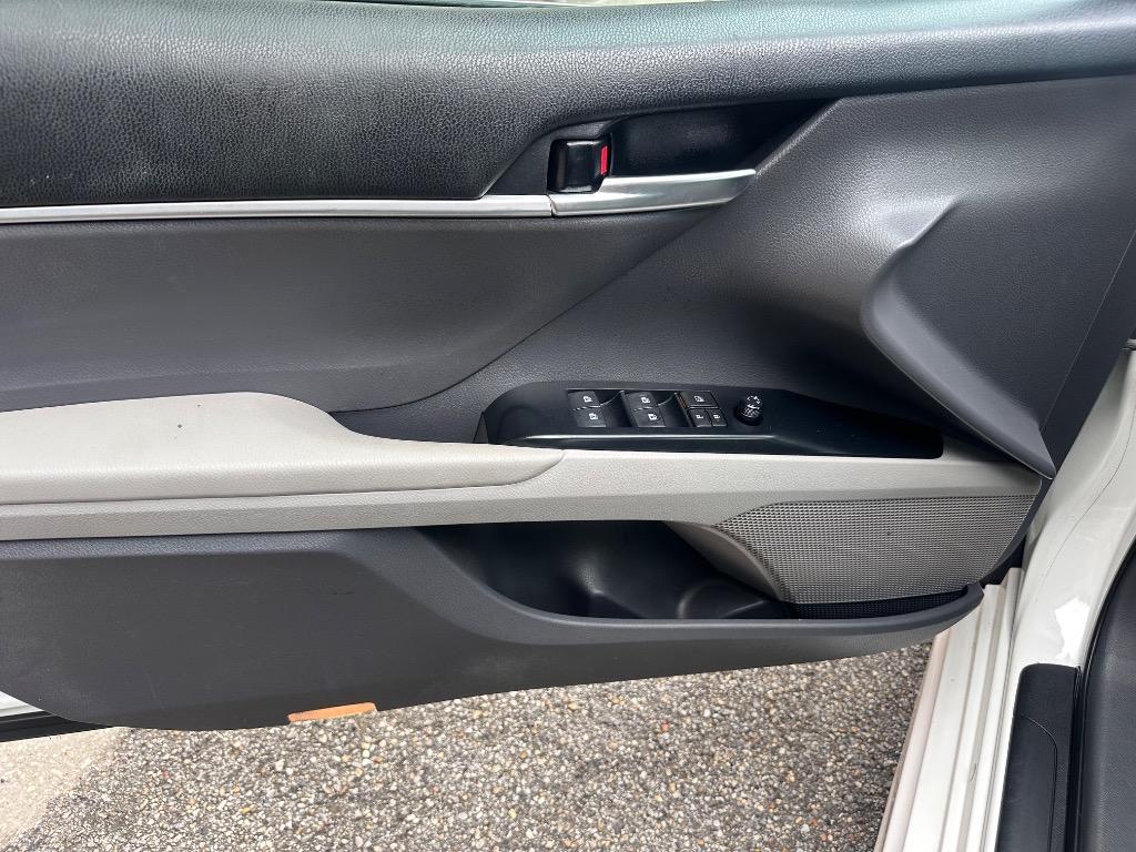 2018 Toyota Camry - $17,500
