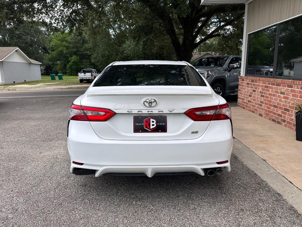 2018 Toyota Camry - $17,500