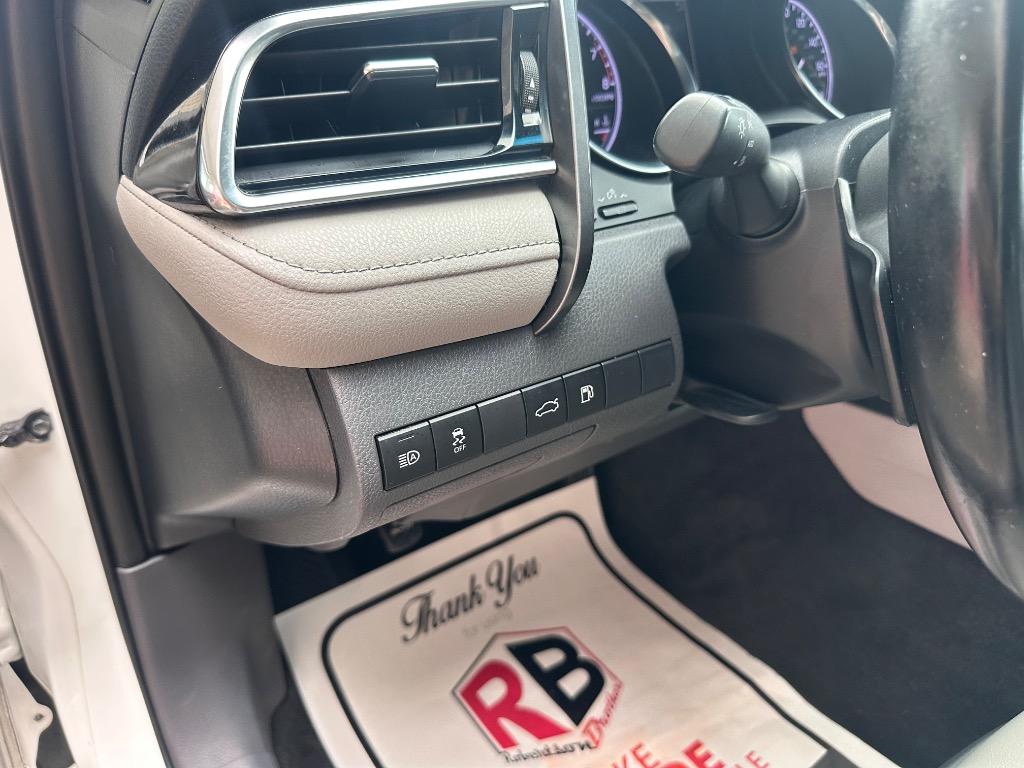 2018 Toyota Camry - $17,500