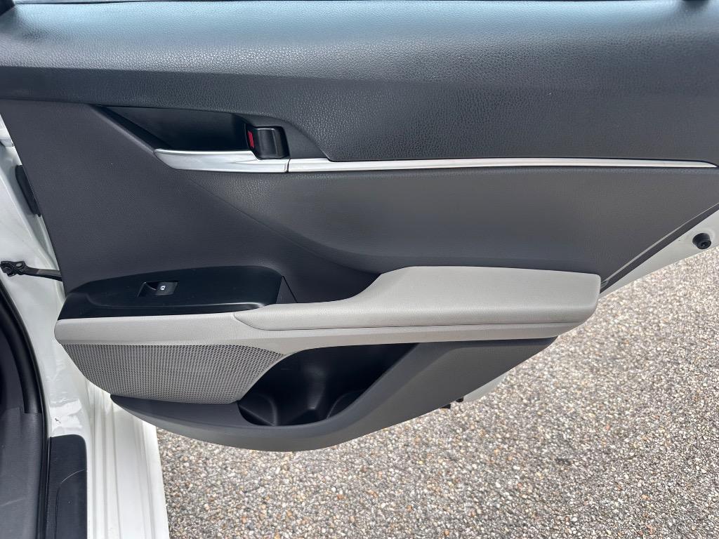 2018 Toyota Camry - $17,500