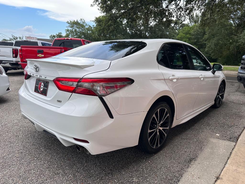 2018 Toyota Camry - $17,500
