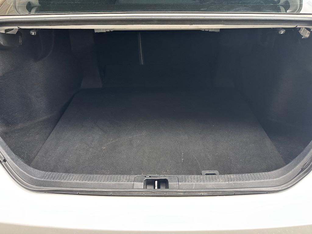 2018 Toyota Camry - $17,500