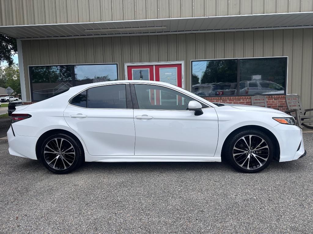 2018 Toyota Camry - $17,500