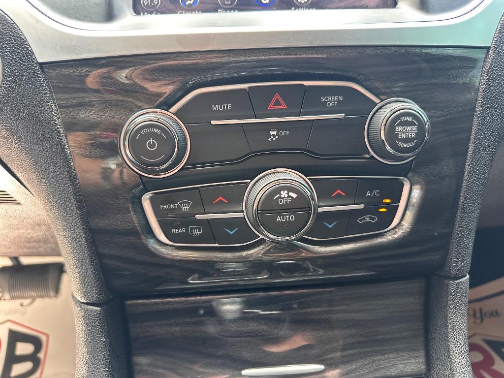 2022 Chrysler 300 - $20,500