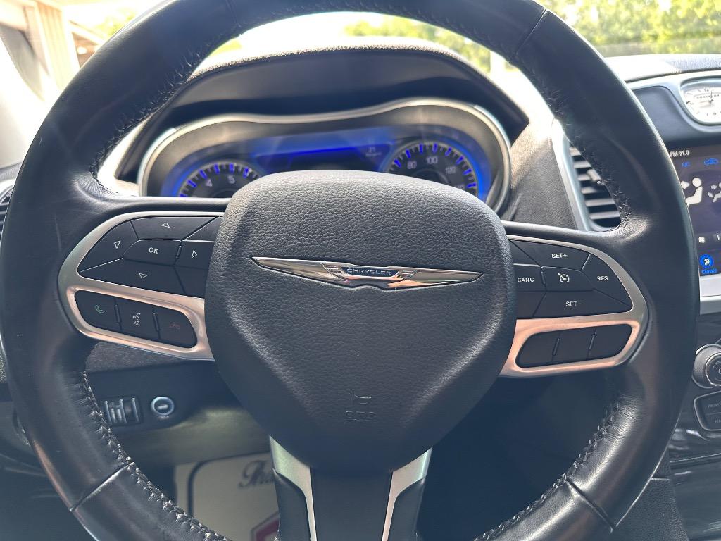 2022 Chrysler 300 - $20,500