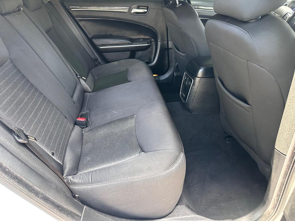 2022 Chrysler 300 - $20,500