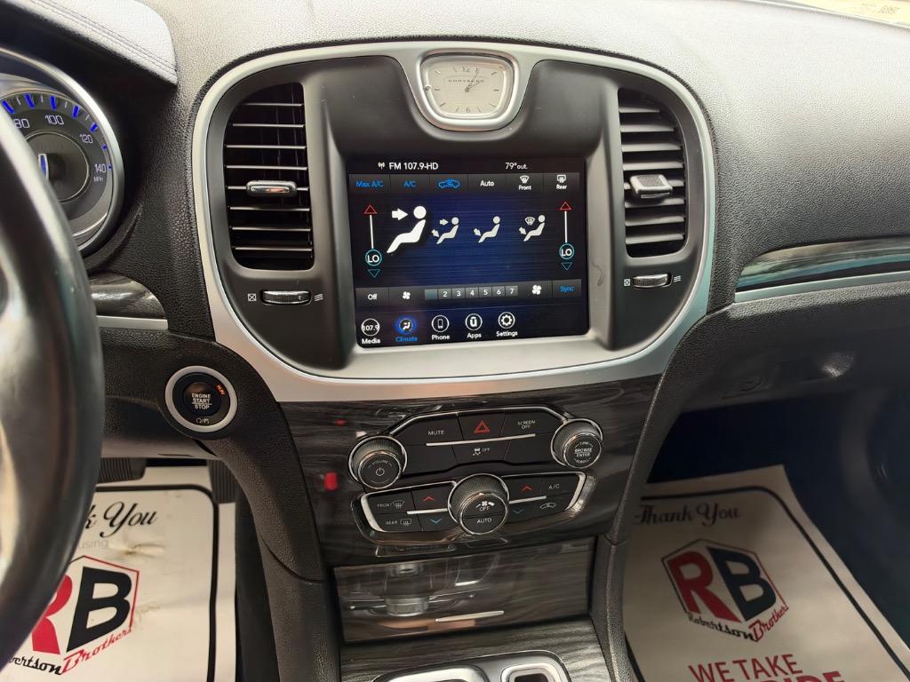 2022 Chrysler 300 - $20,500