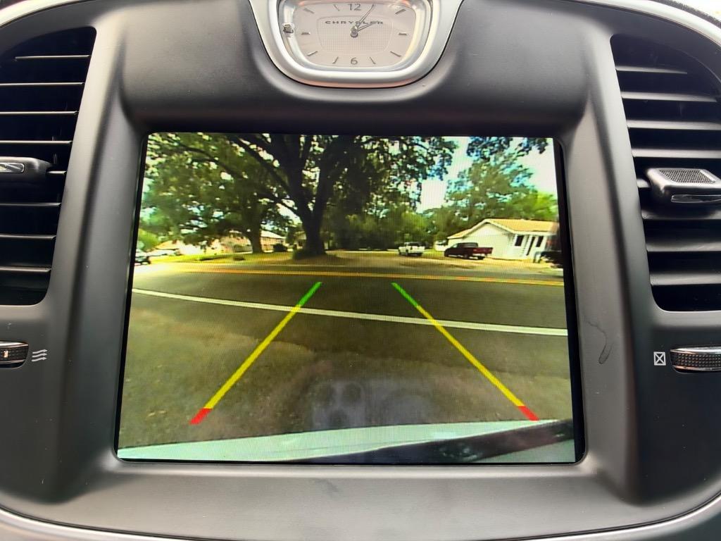 2022 Chrysler 300 - $20,500