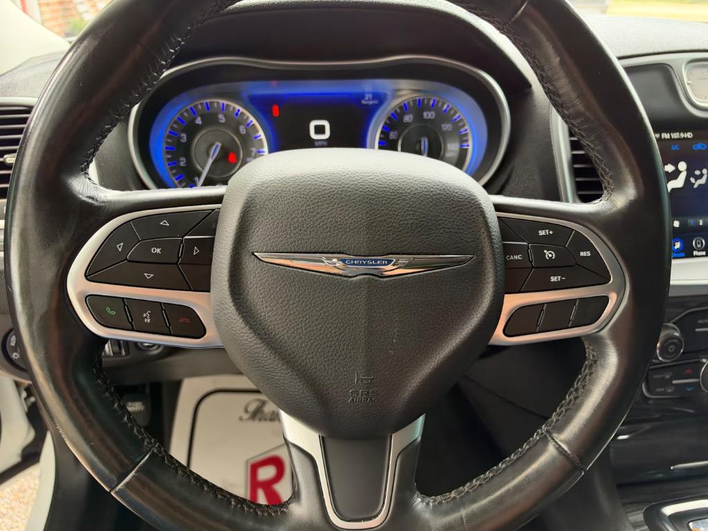 2022 Chrysler 300 - $20,500