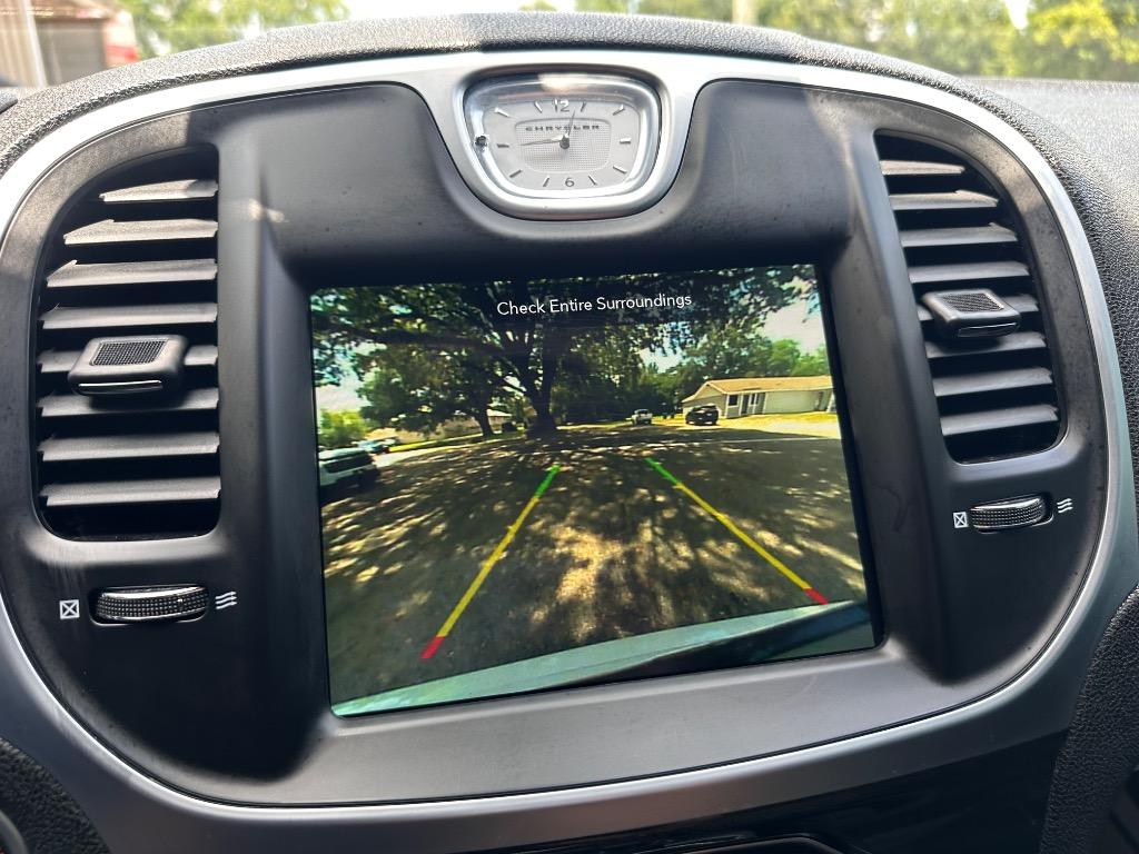 2022 Chrysler 300 - $20,500