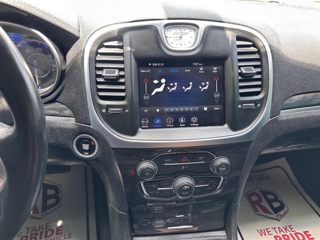 2022 Chrysler 300 - $20,500