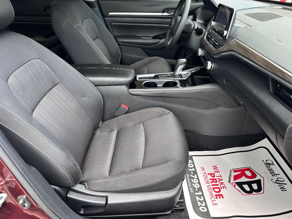 2023 Nissan Altima - $20,900